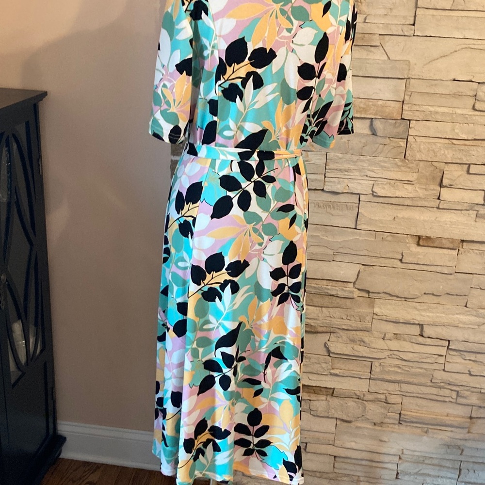 Dress - Picture 2 of 4
